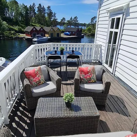 Waterfront Villa Boat Included, Near Bergen Lindas