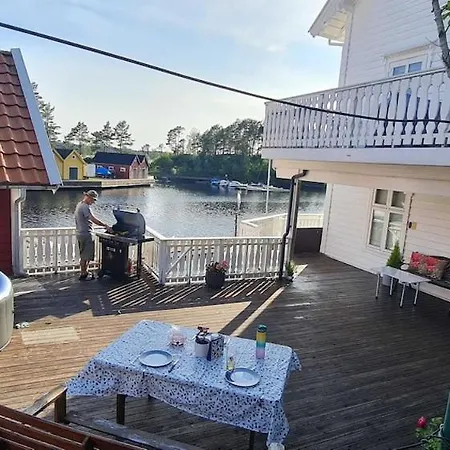 Dom wakacyjny Boat Included, Waterfront Villa, Bergen