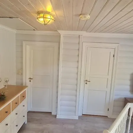 Waterfront Villa Boat Included, Near Bergen Holiday home *