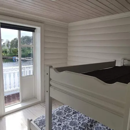 Waterfront Villa Boat Included, Near Bergen Holiday home