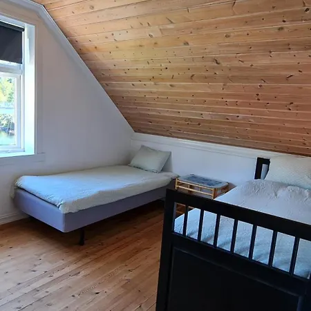 Σπίτι διακοπών Boat Included, Waterfront Villa, Near Bergen Lindås