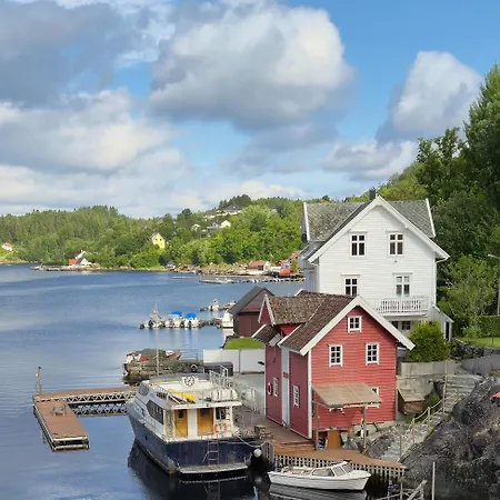 Holiday home Waterfront Villa Boat Included, Near Bergen *