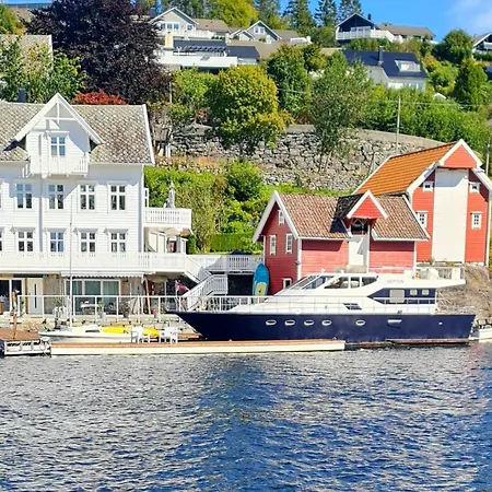Dom wakacyjny Boat Included, Waterfront Villa, Bergen *
