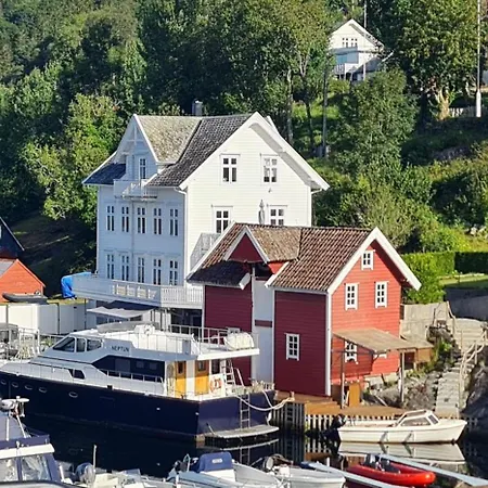 Σπίτι διακοπών Waterfront Boat Included, Near Bergen Lindås