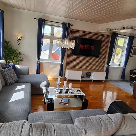 Boat Included, Waterfront Villa, Near Bergen *