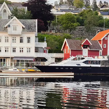 Dom wakacyjny Boat Included, Waterfront Villa, Near Bergen