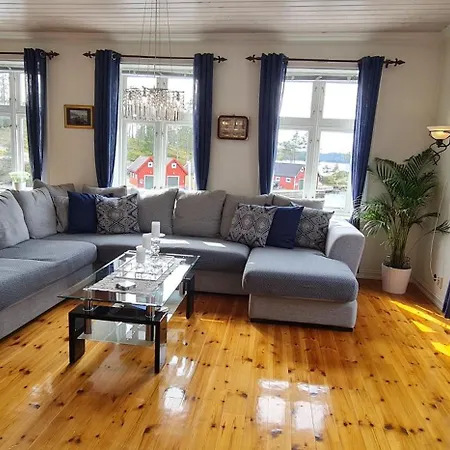 Boat Included, Waterfront Villa, Bergen Dom wakacyjny Lindås