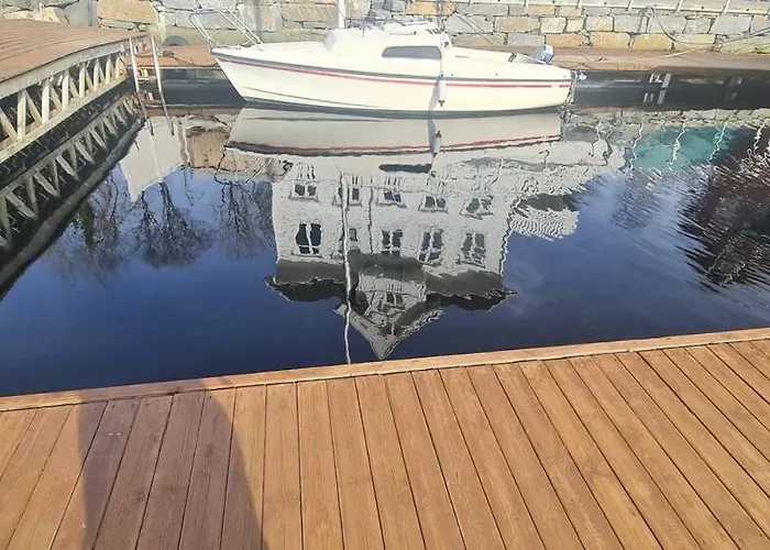 Dom wakacyjny Waterfront Boat Included, Near Bergen
