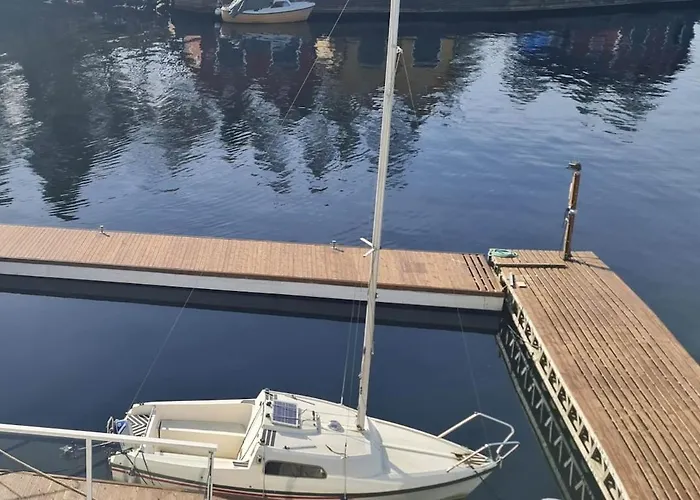 Dom wakacyjny Waterfront Boat Included, Near Bergen *