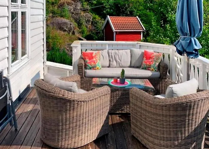 Waterfront Boat Included, Near Bergen بيت للعطل Lindås