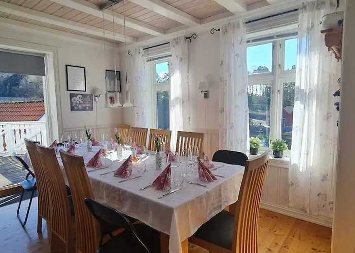 Dom wakacyjny Waterfront Boat Included, Near Bergen *