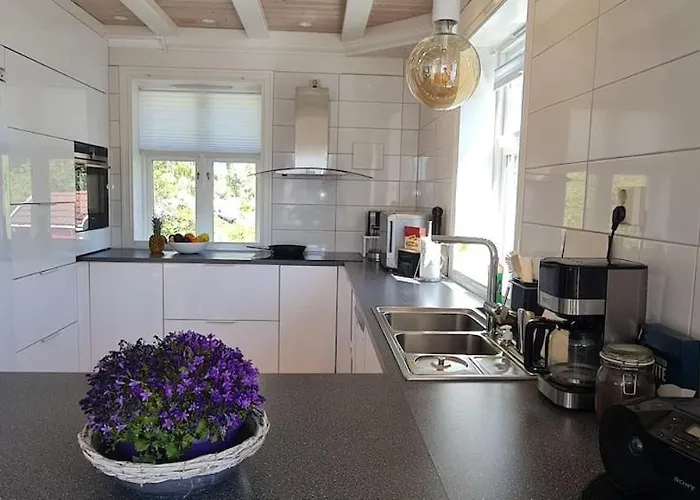 Waterfront Boat Included, Near Bergen بيت للعطل