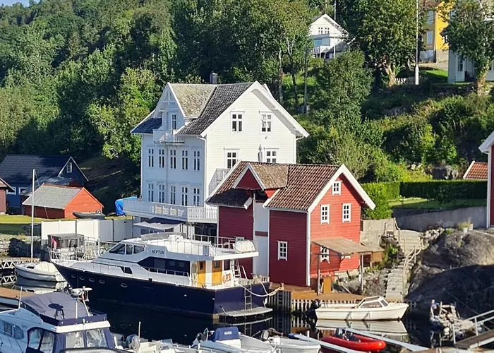 بيت للعطل Waterfront Boat Included, Near Bergen Lindås